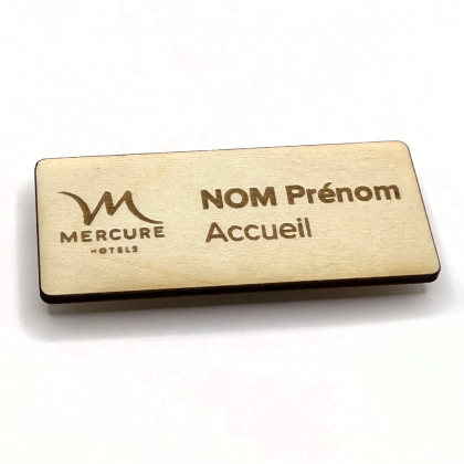 Identificador personal rectangular 70x30 mm de madera grabada